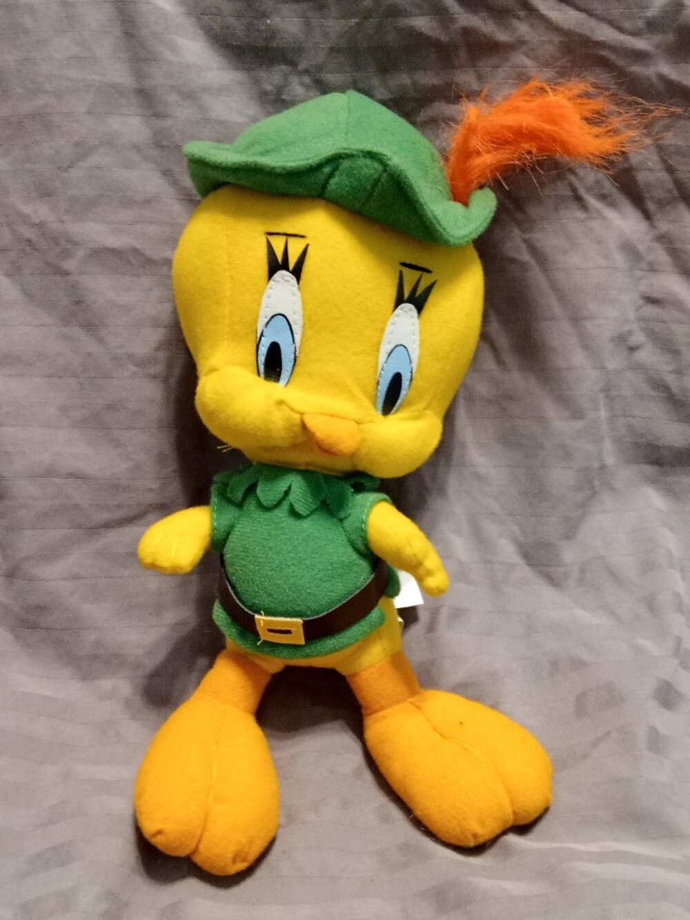 1997 Warner Bros Collectible "Robin Hood" Tweety Bird Vintage Stuffed Plush Toy